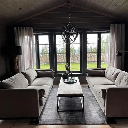 Exclusive Cabin With Jacuzzi Svingvoll