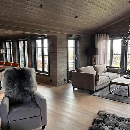 Exclusive Cabin With Jacuzzi Svingvoll